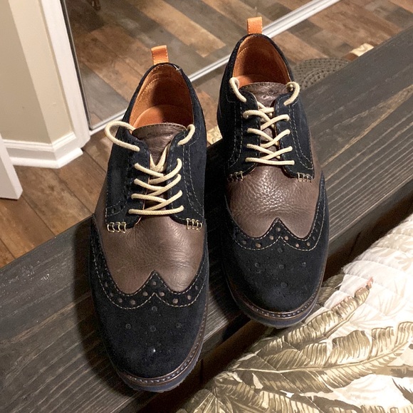 Tommy Bahama Mens Elliott Wing Tip shoes SIZE 9.5  EUC - Picture 1 of 6